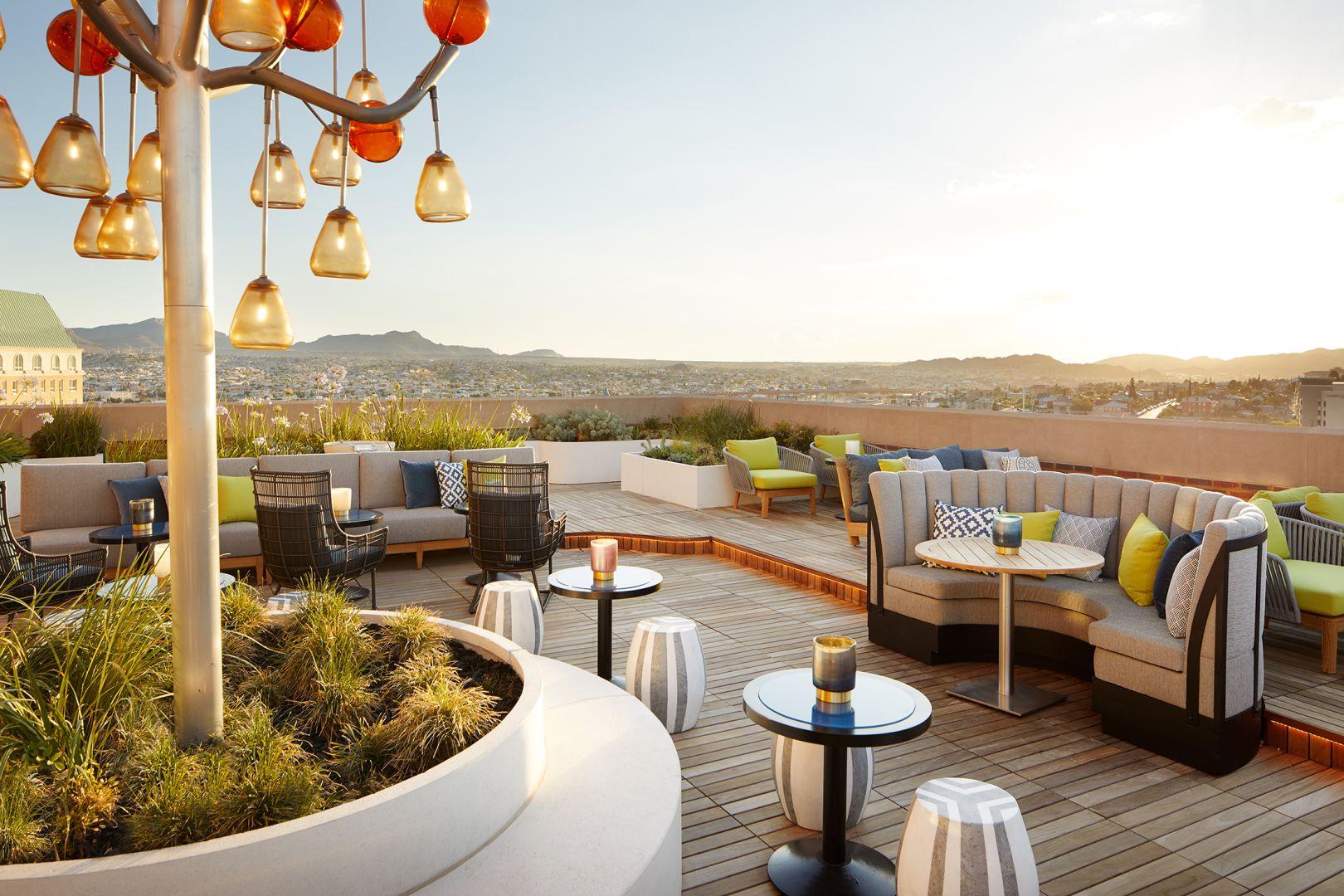 The Plaza Hotel Pioneer Park El Paso Esterno foto The rooftop lounge at the Hotel Valley Ho